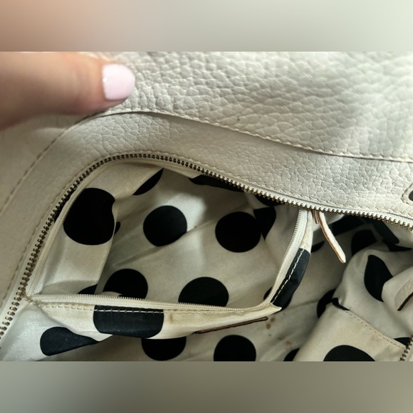 Kate Spade Berkshire Road Stevie Satchel White Pebbled Leather Tassles Boho EUC - Picture 4 of 16